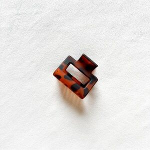 Matte Tortoise Shell Hair Clip